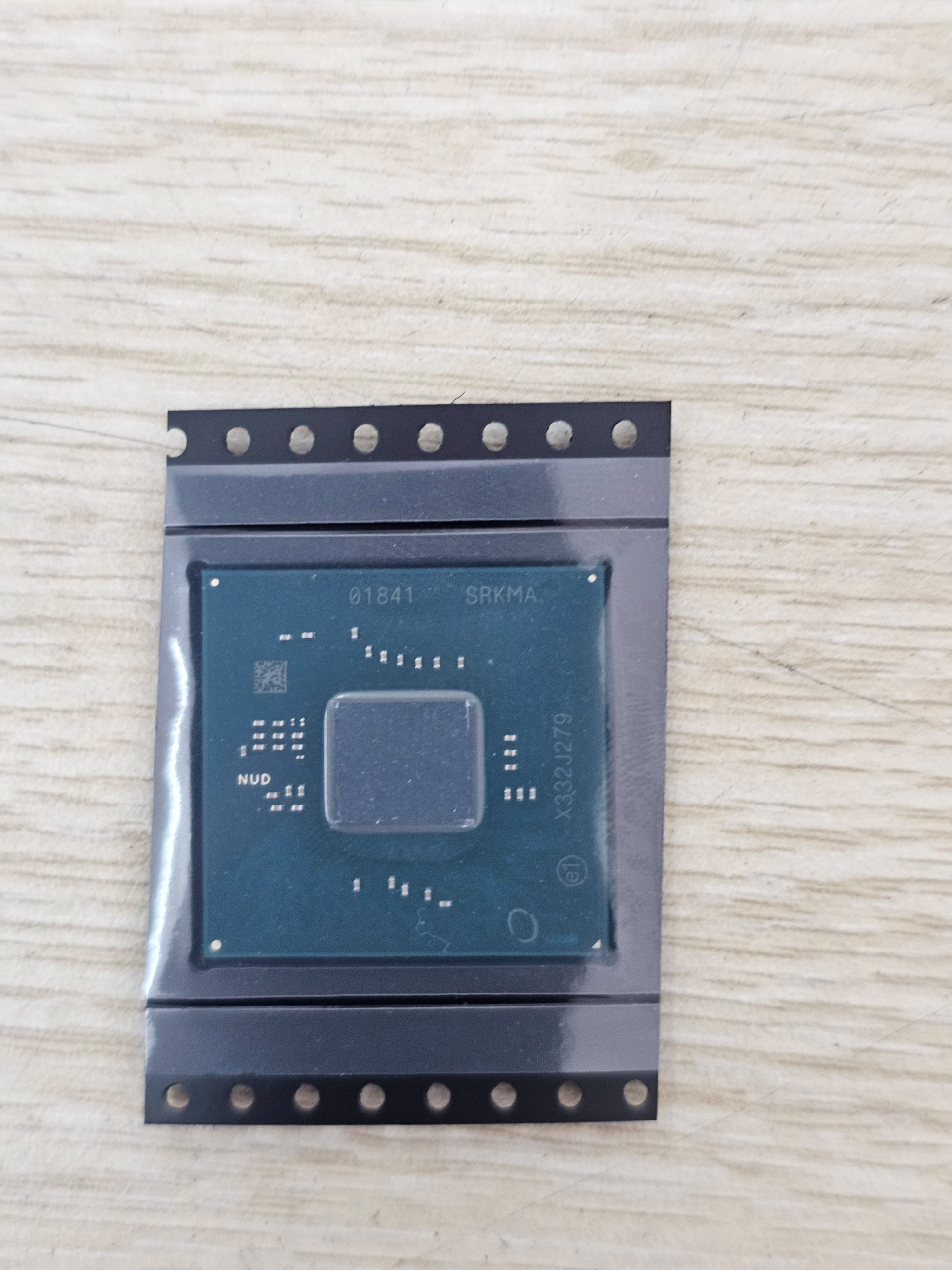 Chipset HM570 SRKMA new